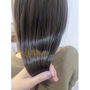 くすみブラウン