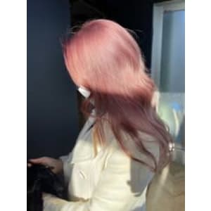 ピンクベージュ