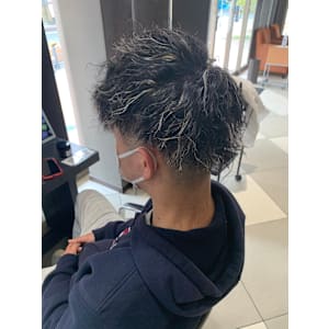 メンズツイストパーマ×ホワイトメッシュカラー