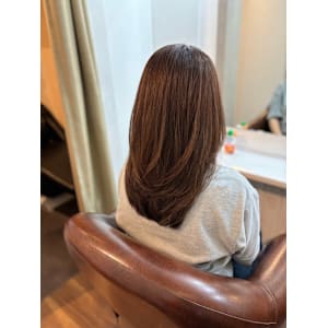 ロングヘアのレイヤースタイル