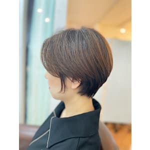 アッシュブラウンでハンサムショート