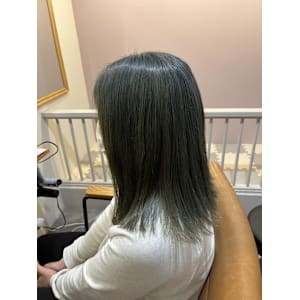 カーキグレージュ