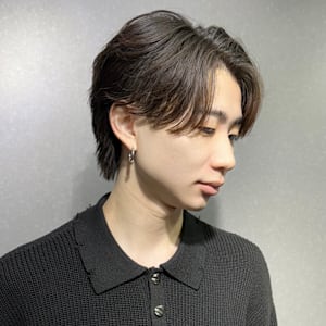 センターパート×フェザーパーマ