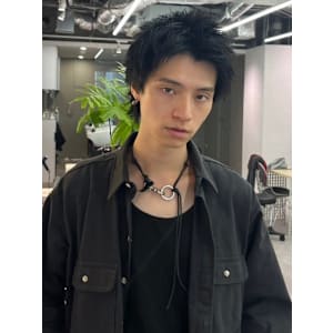 黒髪OK　スパイキーショート　パンクショート