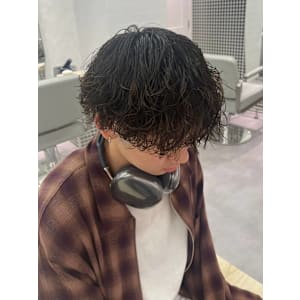 ツイストスパイラルパーマ　マッシュ　波巻き　シャドウパーマ - BAYROOM by HONEY omotesando【ベイルーム バイ ハニー オモテサンドウ】掲載中