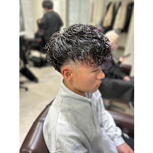 スペインカール - GLADGE池袋/ダブルカラー/ブリーチ【グラッジイケブクロダブルカラーブリーチ】掲載中