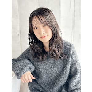 透けバングのセミウェットのヨシンモリスタイル