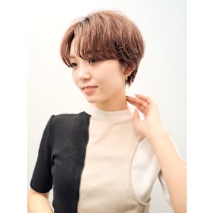 ショートボブ/小顔/ニュアンスパーマ/ブルーージュ[原宿]
