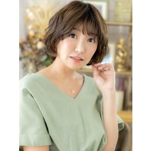 ウルフパーマひし形ふわふわフェザーショート　くすみベージュ