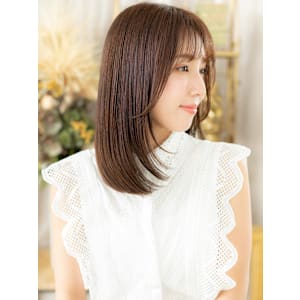 シースルーバング小顔艶感ストレートレイヤー　くすみベージュ