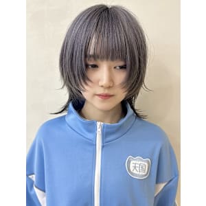 ウルフ/ウルフカット/ボブルフ/レイヤーカット担当岩崎