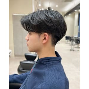 センターパート×ニュアンスパーマ