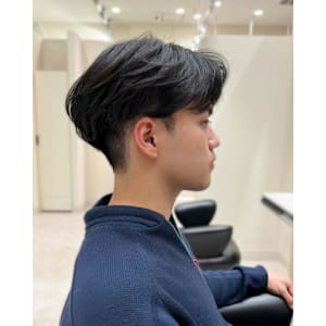 センターパート×ニュアンスパーマ