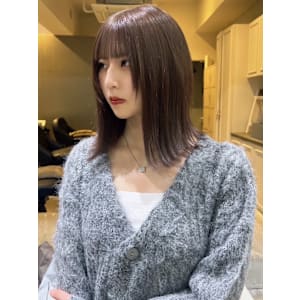 髪質改善カラー 顔周りレイヤー 外ハネミディアム グレージュ