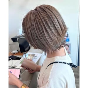 ダブルカラーショートベージュハイトーンカラー