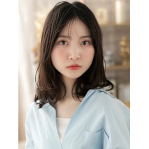 センターパートアースカラーニュアンスパーマ　姫カットレイヤー