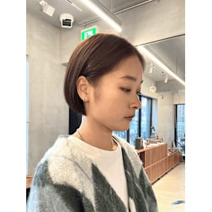 ミニボブ／切りぱなし/ベージュカラー