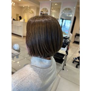 リュクスカラーでベージュカラーに