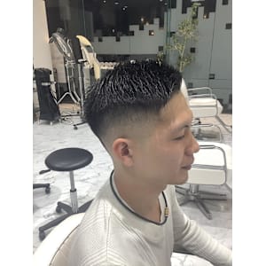 スキンフェード　クロップスタイル