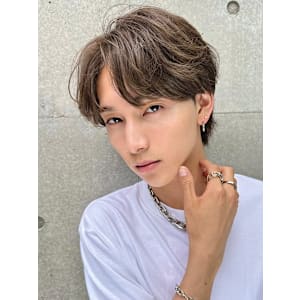 トレンドの雰囲気ある男ヘアへ