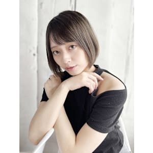 透け感カラーの大人ボブ