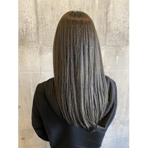 オリーブベージュ