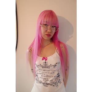 ビビットピンク