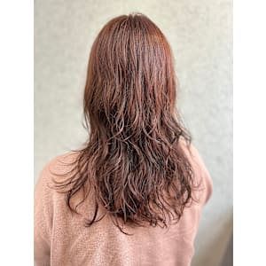 ふんわりロングパーマ×ブラウンピンク