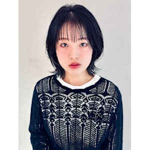 【透明感◎】ミディアムレイヤー×透明感イヤリングカラー