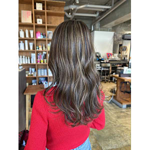 白髪ぼかし　ハイライトカラー