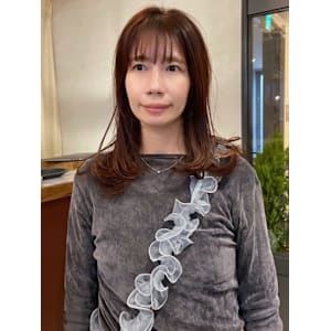 ロングレイヤー　シースルーバング　暖色系　ワンカール