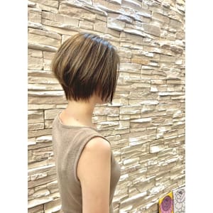 前下がりショートボブ　くびれショート30代40代50代