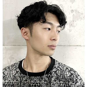 メンズツーブロックセンターパート×スパイラル