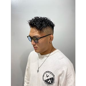 スキンフェード/ツイストパーマ