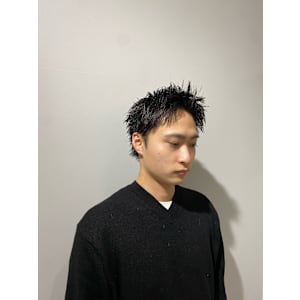 黒髪/スパイキーショート