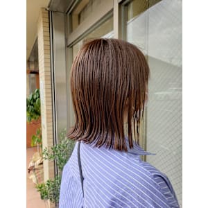 切りっぱなしミディアムヘア