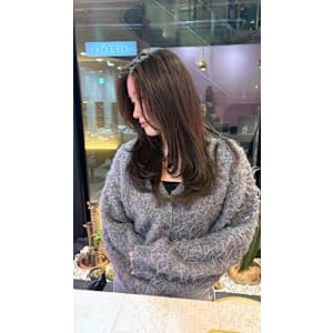 人気のオリーブグレージュ