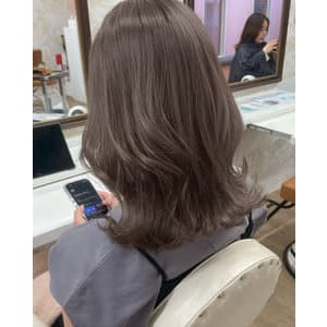 ダークグレージュ×ミディアムレイヤー