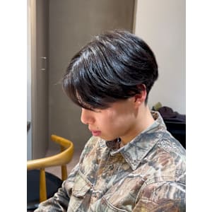 ダークアッシュ/毛流れセンターパート