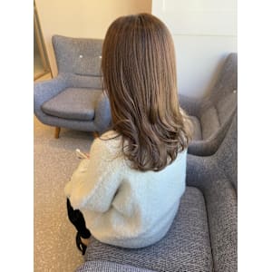 明るめやわらかベージュカラー