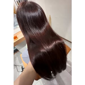 ツヤ溢れるピンクブラウンロングヘア