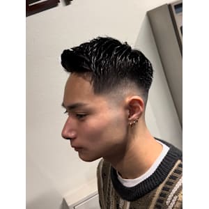 フェザーアップ/アイロンパーマ - Million Bucks barber shop 上野【ミリオンバックスバーバーショップウエノ】掲載中