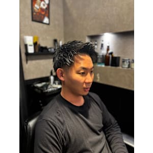 MEN'Sツーブロフェザーアップスタイル銀座メンズカット - メンズ専門理容室 BroTokyo BARBERSHOP 銀座店【メンズセンモンリヨウシツブロートーキョーバーバーショップギンザテン】掲載中