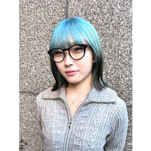 ルーツカラー/アイスブルー/切りっぱなしボブ/ブリーチカラー