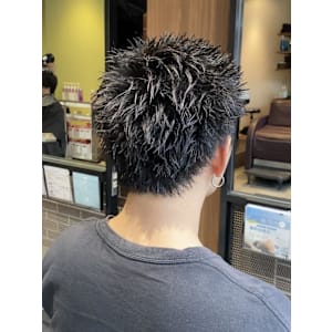 スパイキーショートピンパーマ - NYNY 梅田茶屋町店【ニューヨークニューヨーク ウメダチャヤマチテン】掲載中