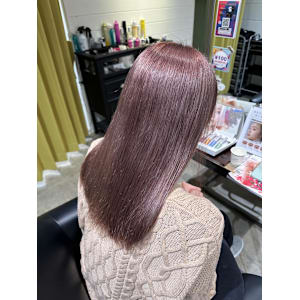 ピンクベージュ