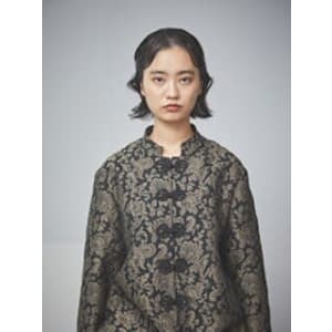  大人可愛いブルーブラックブラントカットボブ