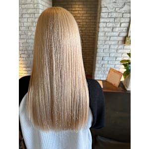 1ブリーチで作るハイトーンカラー♪