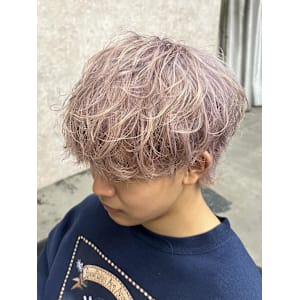 ピンクベージュ