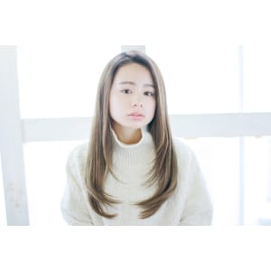 レイヤーカット/ストレートロング/くすみベージュ